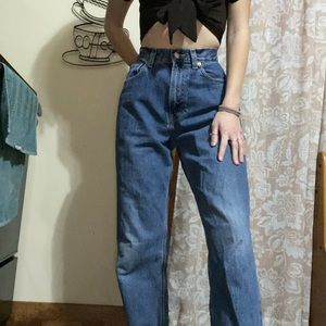 High waisted vintage mom jeans